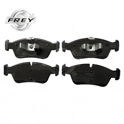 W magazynie Frey Auto Parts zestawy klocków hamulcowych przednich NAO OEM 34116769951 dla bmw E81 E82 układ hamulcowy samochodu