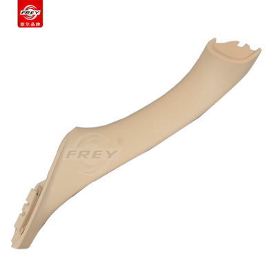 Żółta lewa wewnętrzna klamka do drzwi samochodu 51417225853 Pasuje do BMW F18 F11 F10